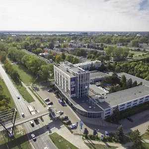https://novotel-warszawa-airport.warsawhotelspoland.com